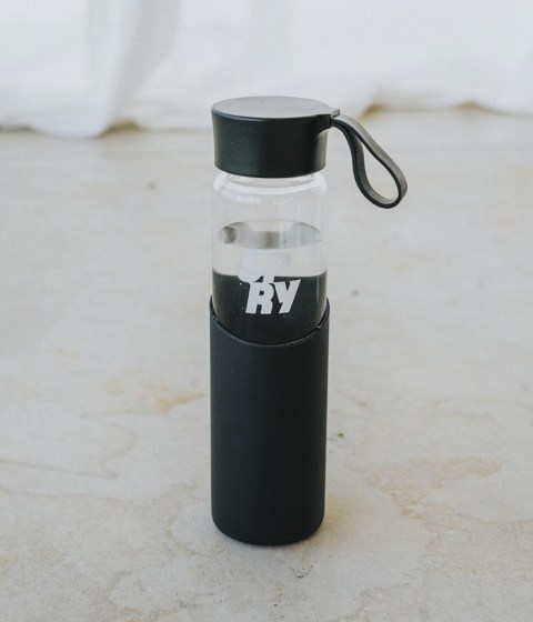 the-black-glass-water-bottle